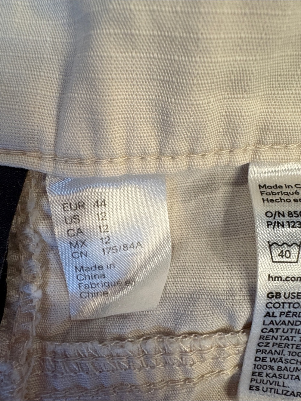 Divided by H&M Cargo Shorts Cream Color Leandra - Picture 5 of 9